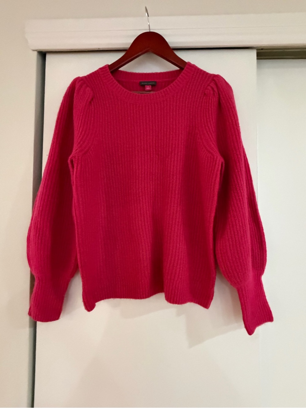 Vince Camino Women's Fuchsia Rib-Knit Balloon Sleeve Sweater
